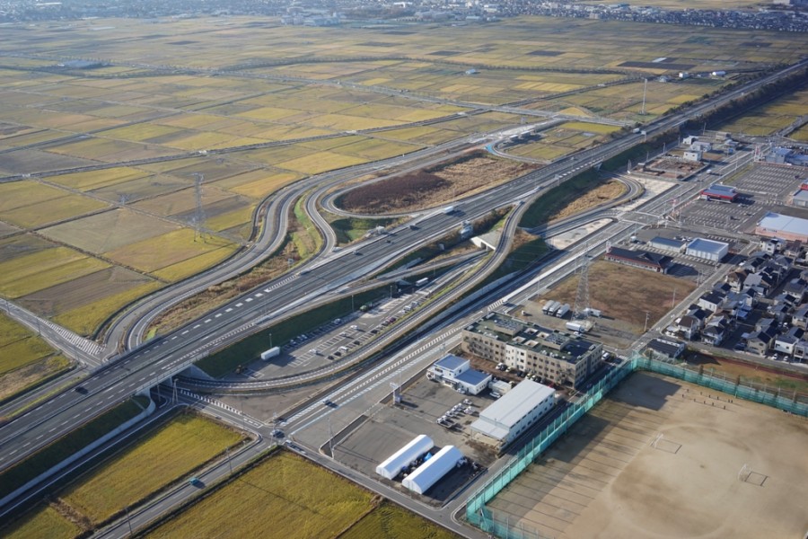 日本海東北自動車道　新潟東スマートIC道路照明設備工事